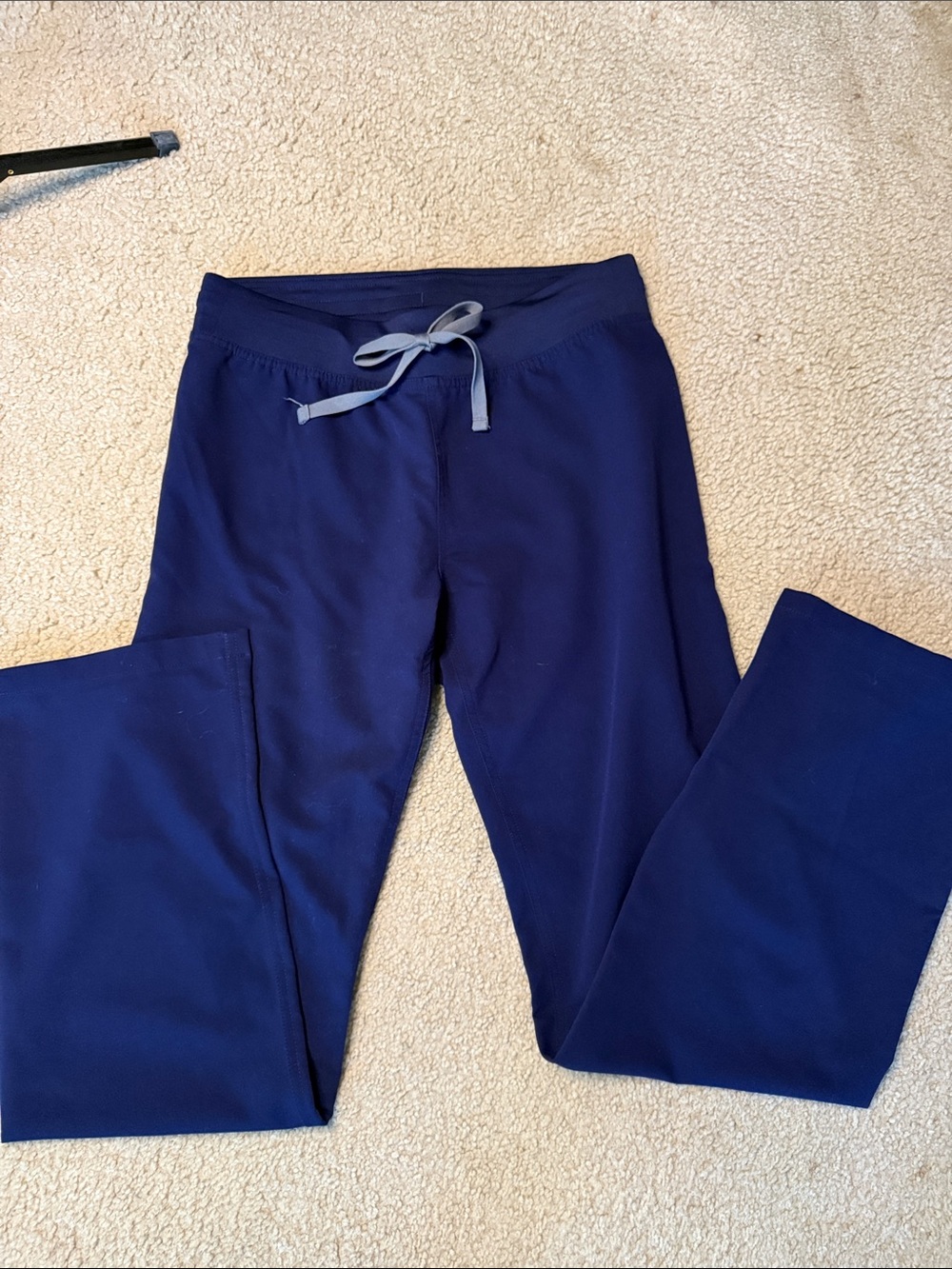 FIGS Women’s Technical scrub pants - Navy size: size Small